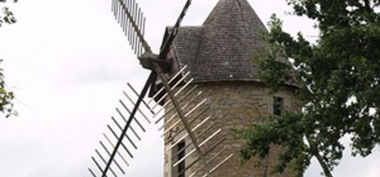 MOULIN A VENT  DES GRANDES VIGNES (PERISSAC)