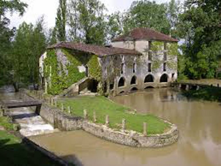MOULIN DE LOUBENS (LOUBENS) • Association des Moulins de Gironde